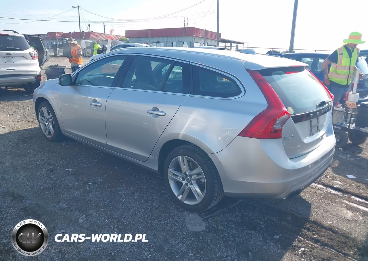 2015 Volvo V60 T5 Premier VIN:YV140MEK9F1261742 - 3
