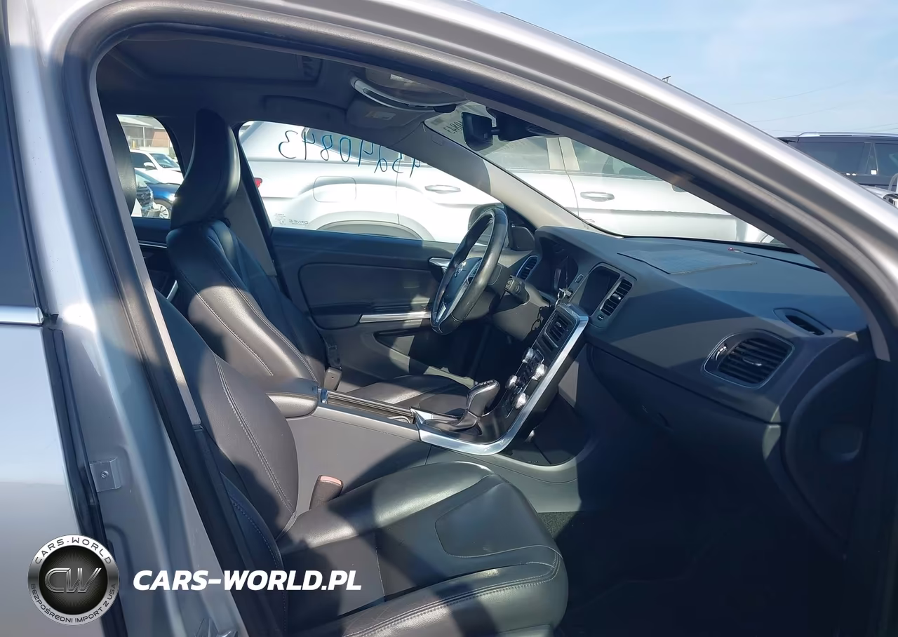 2015 Volvo V60 T5 Premier VIN:YV140MEK9F1261742 - 5