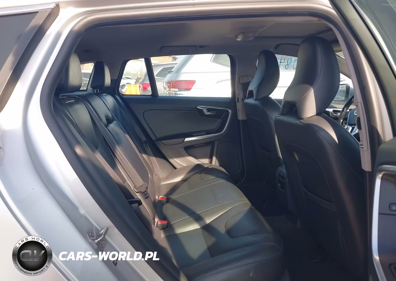2015 Volvo V60 T5 Premier VIN:YV140MEK9F1261742 - 8