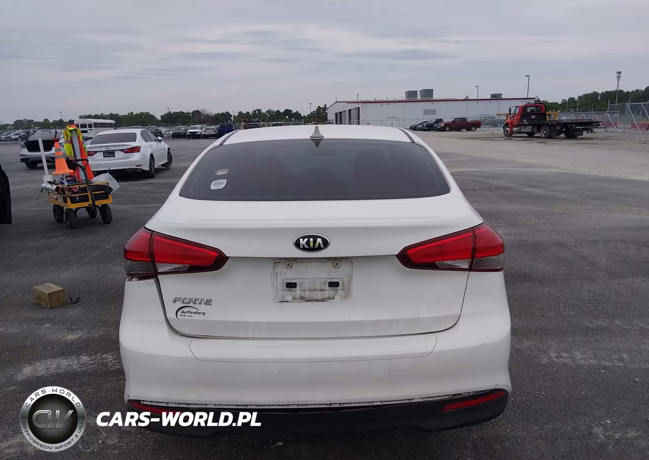 2017 Kia Forte Lx VIN:3KPFK4A7XHE097279 - 16