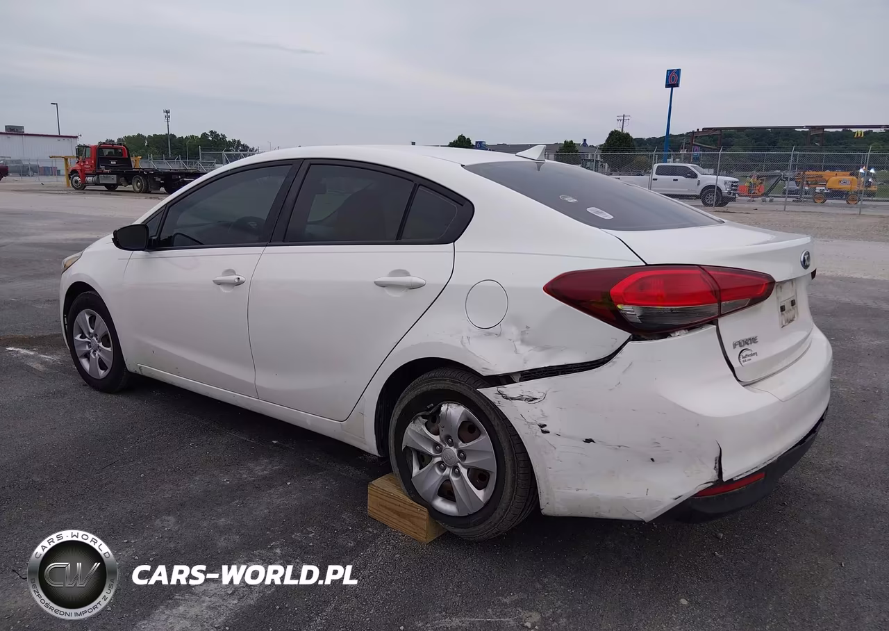 2017 Kia Forte Lx VIN:3KPFK4A7XHE097279 - 3