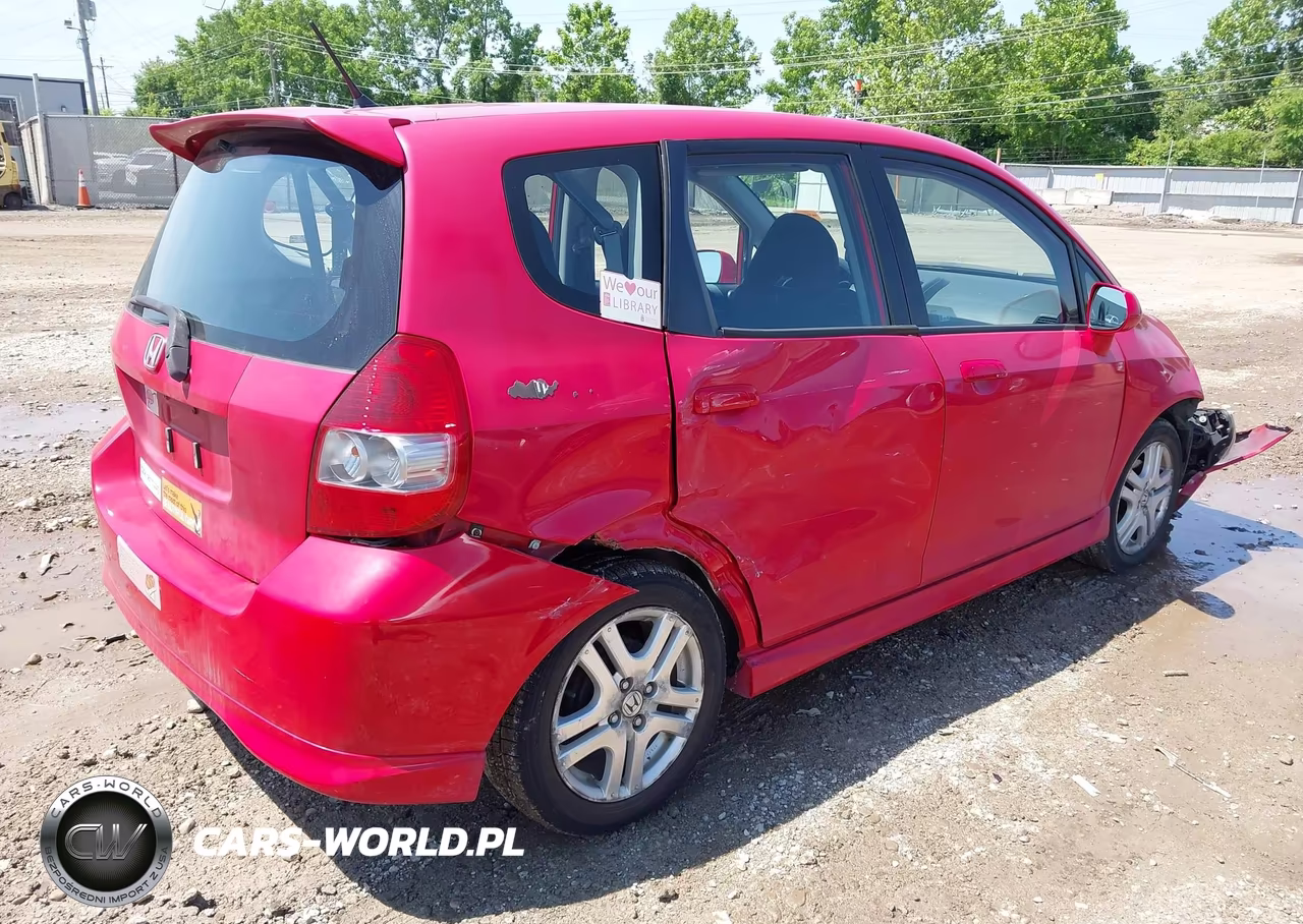 2007 Honda Fit Sport VIN:JHMGD38637S017983 - 4