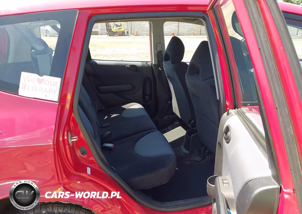 2007 Honda Fit Sport VIN:JHMGD38637S017983 - 8