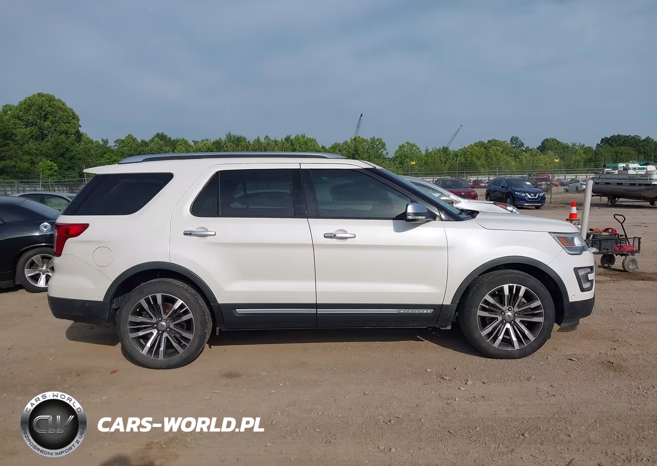 2016 Ford Explorer Platinum VIN:1FM5K8HT8GGB39092 - 14