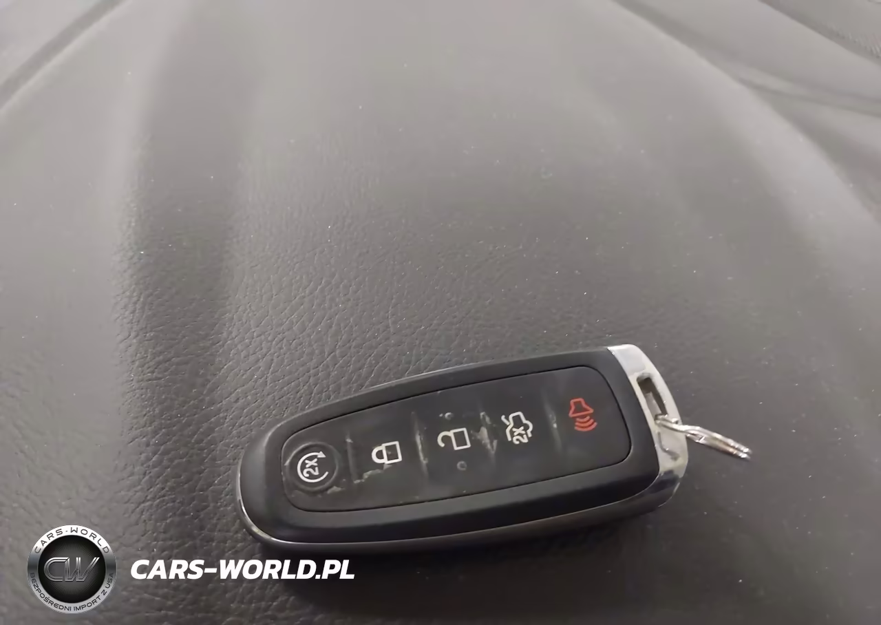 2018 Ford Focus Titanium VIN:1FADP3J20JL232022 - 11