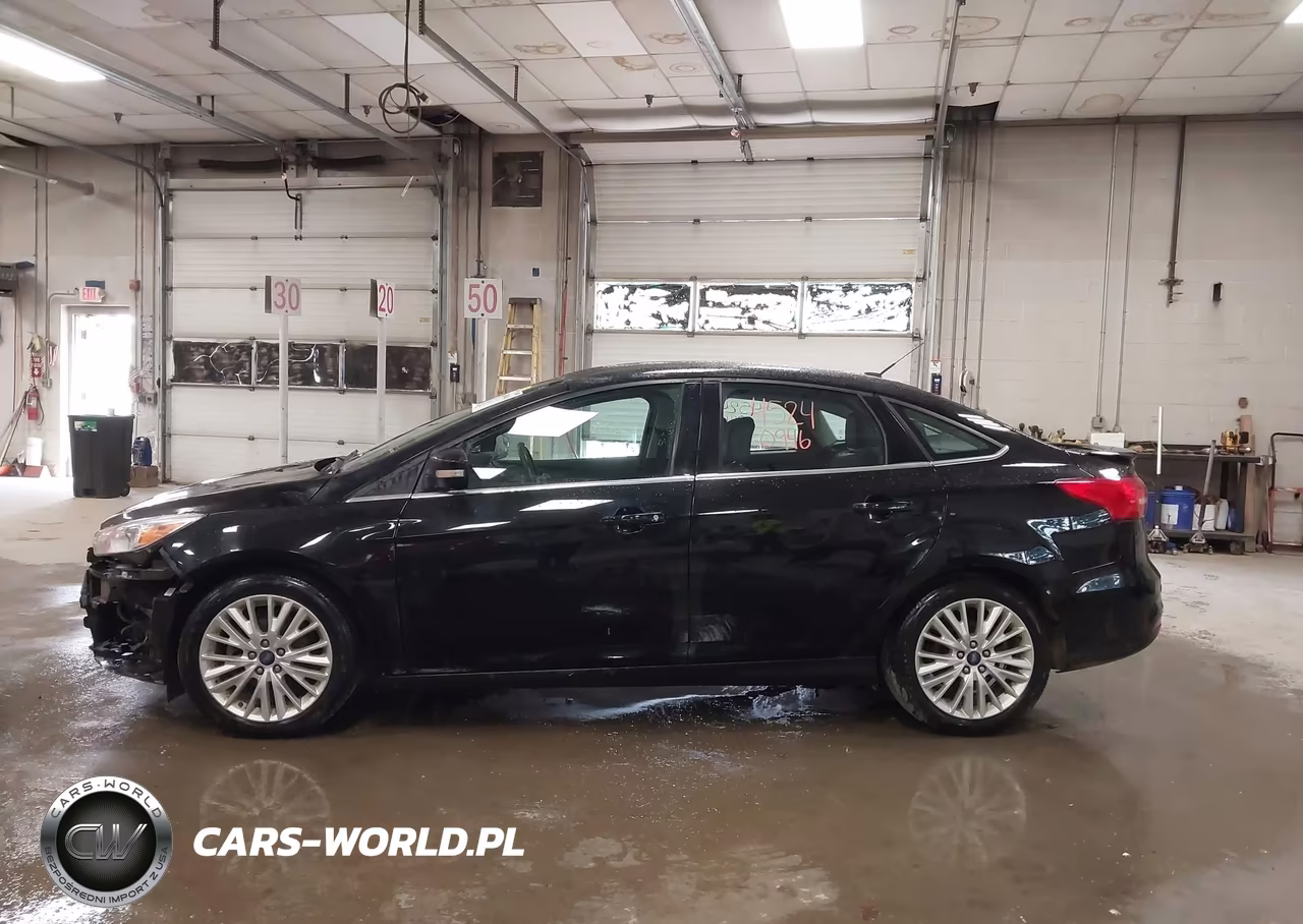 2018 Ford Focus Titanium VIN:1FADP3J20JL232022 - 15