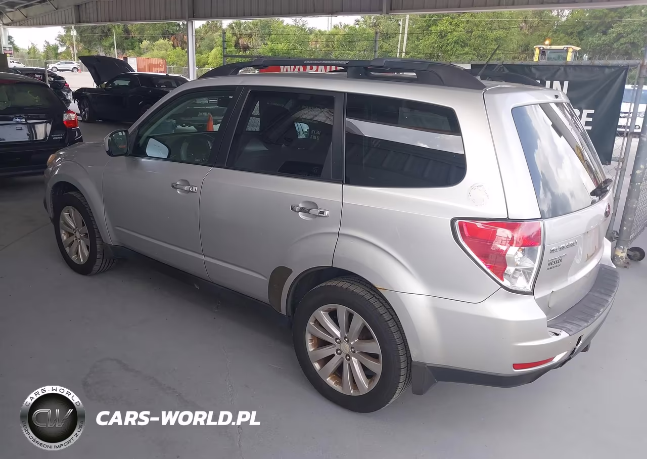 2011 Subaru Forester 2.5X Premium VIN:JF2SHBDC8BH730939 - 3