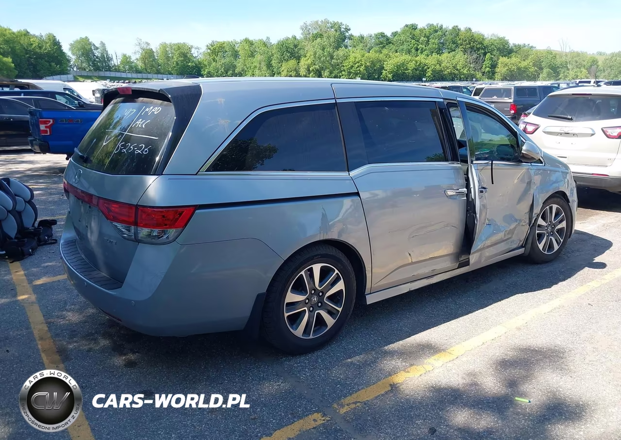 2016 Honda Odyssey Touring-Touring Elite VIN:5FNRL5H93GB155197 - 4
