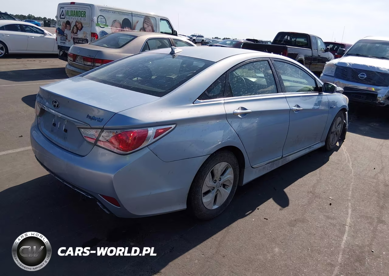 2015 Hyundai Sonata Hybrid VIN:KMHEC4A46FA134712 - 4