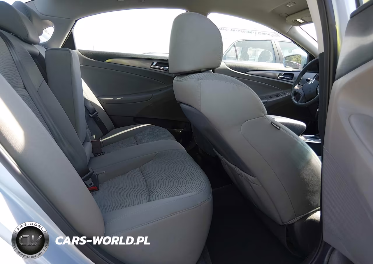 2015 Hyundai Sonata Hybrid VIN:KMHEC4A46FA134712 - 8