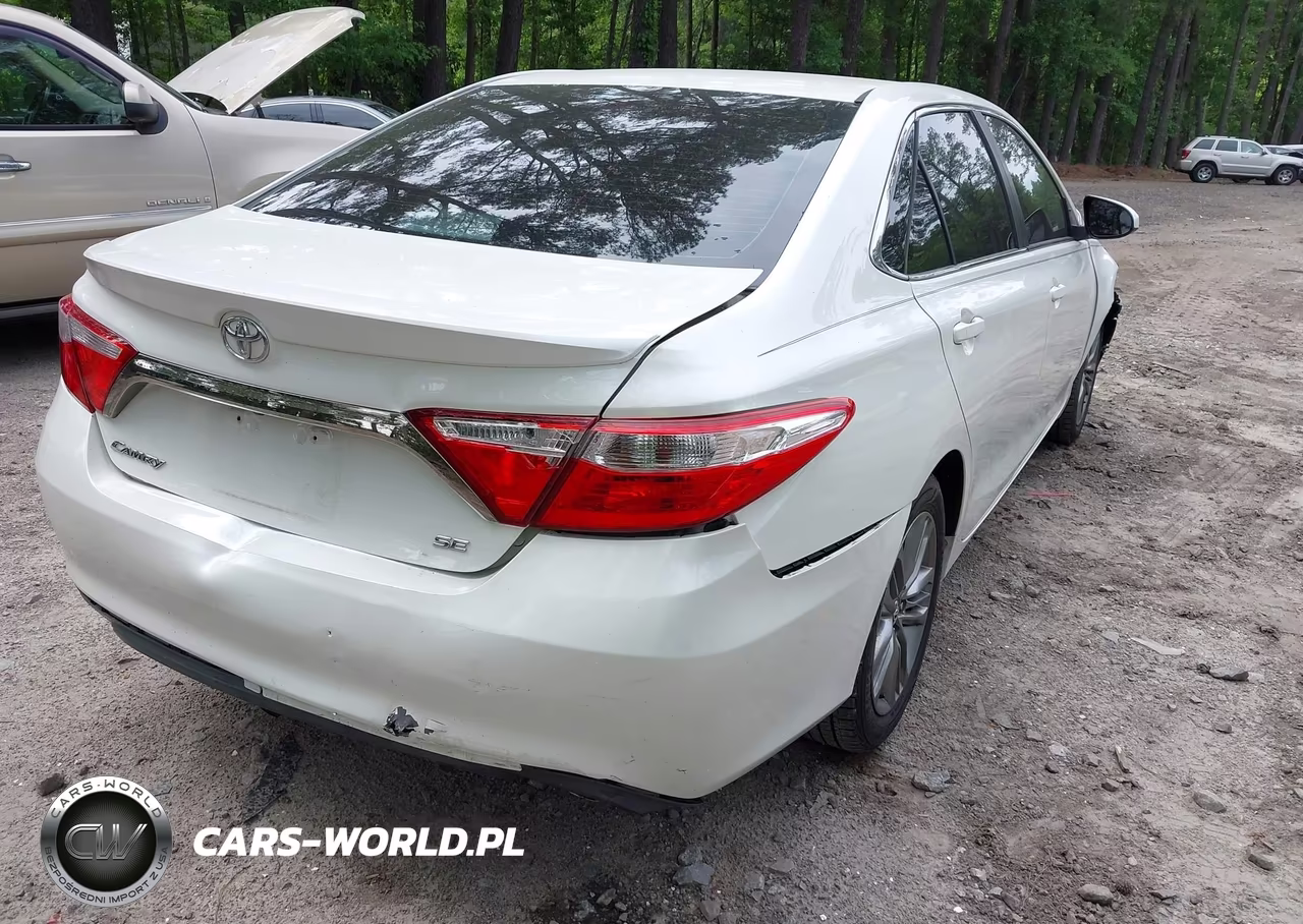 2017 Toyota Camry Se VIN:4T1BF1FKXHU306077 - 4