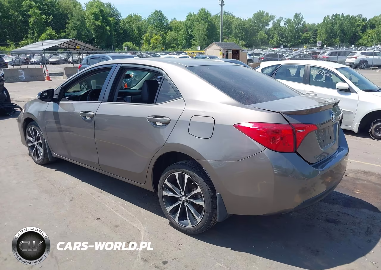 2019 Toyota Corolla Se VIN:2T1BURHE8KC126052 - 3