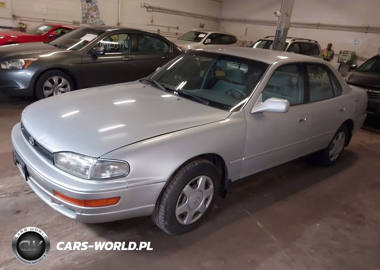 1992 Toyota Camry Le VIN:4T1VK12E6NU025978 - 2