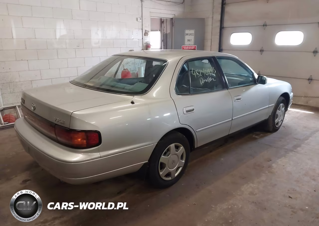 1992 Toyota Camry Le VIN:4T1VK12E6NU025978 - 4