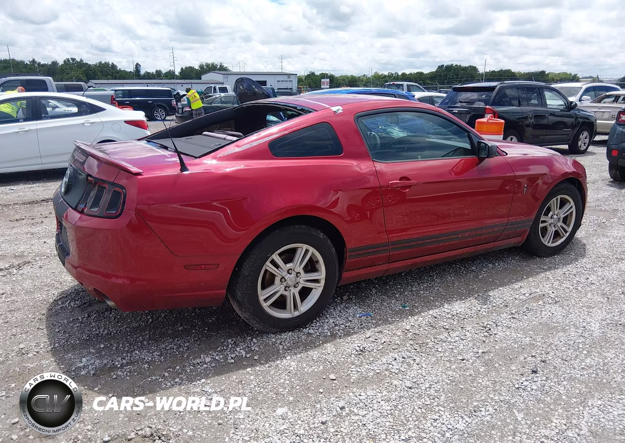 2013 Ford Mustang V6 VIN:1ZVBP8AM8D5233215 - 4