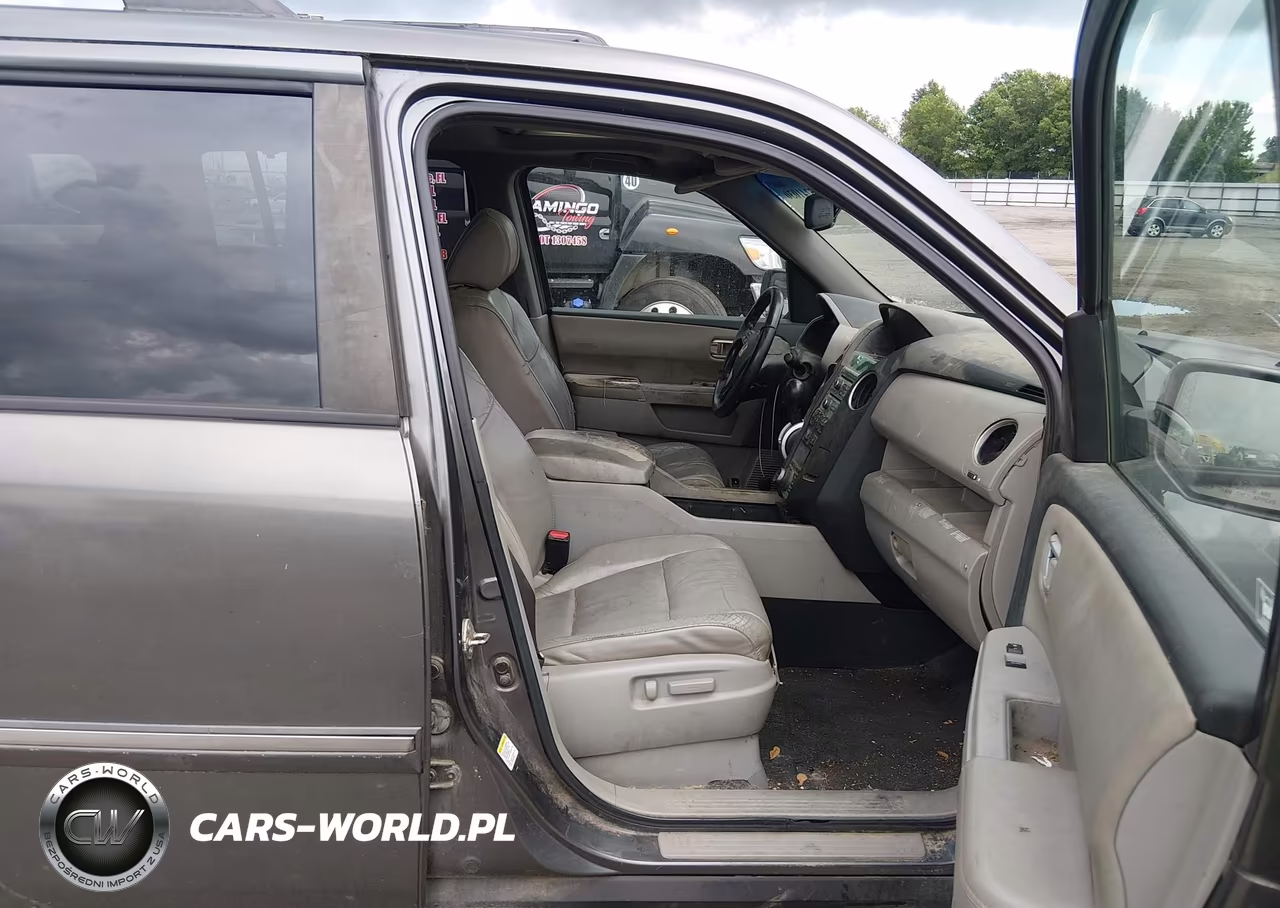2011 Honda Pilot Touring VIN:5FNYF4H91BB070218 - 5