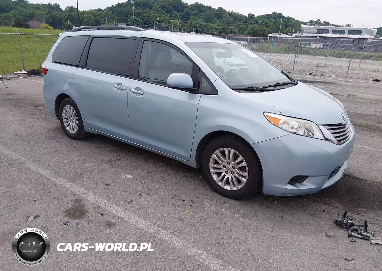 2016 Toyota Sienna Xle 8 Passenger