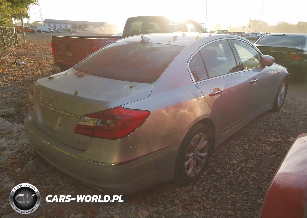 2013 Hyundai Genesis 3.8 VIN:KMHGC4DD0DU212773 - 4