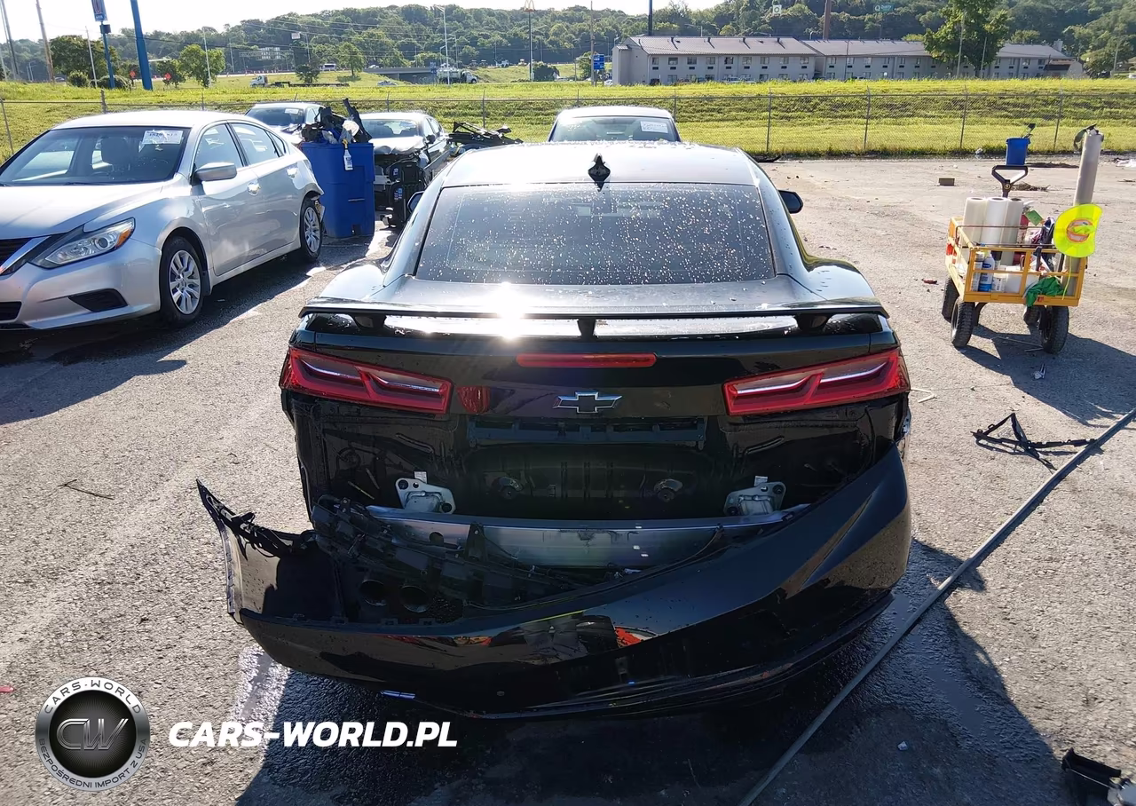 2018 Chevrolet Camaro 2Ss VIN:1G1FH1R78J0102343 - 16