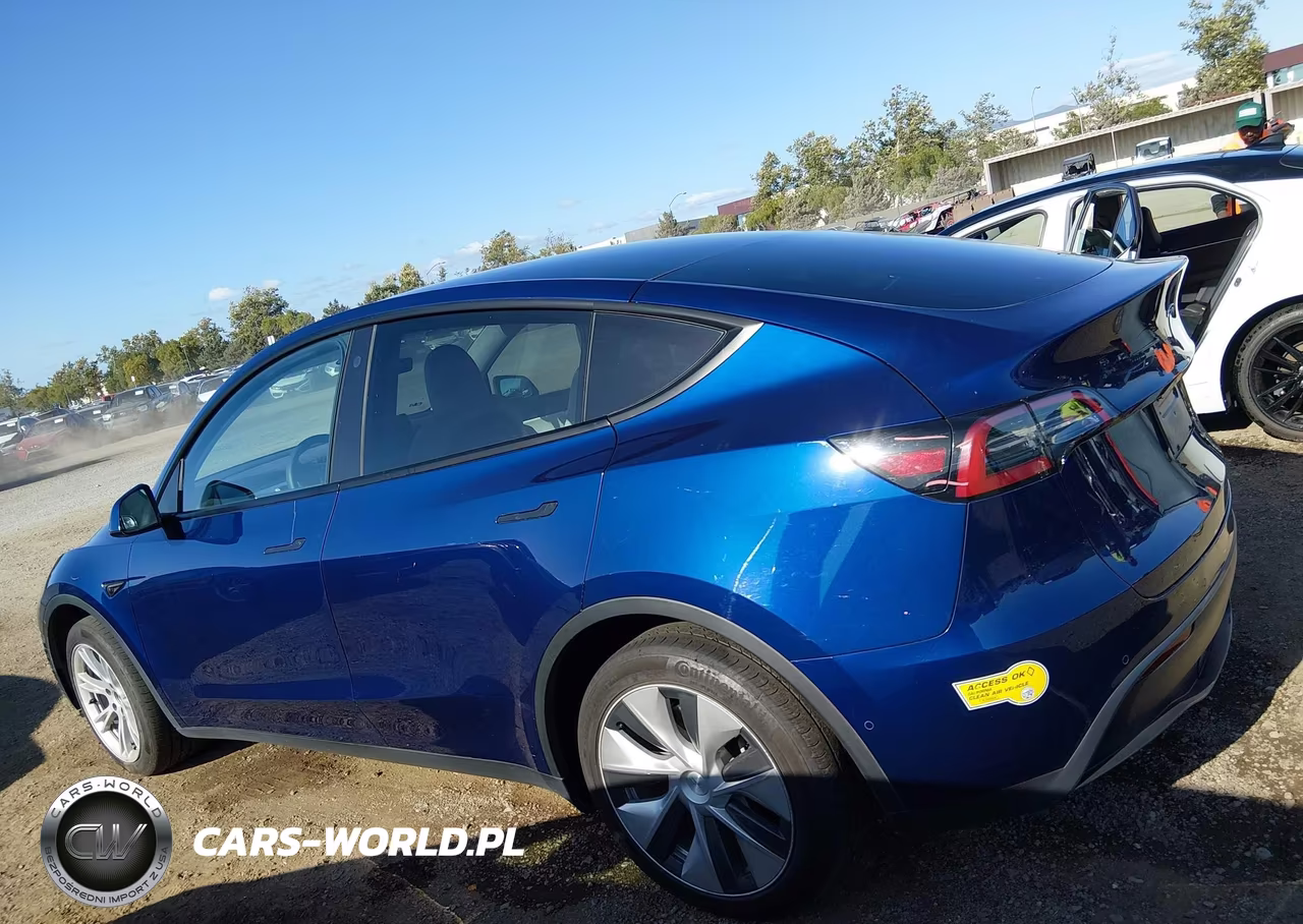 2022 Tesla Model Y Long Range Dual Motor All-Wheel Drive VIN:7SAYGDEE7NF510304 - 15