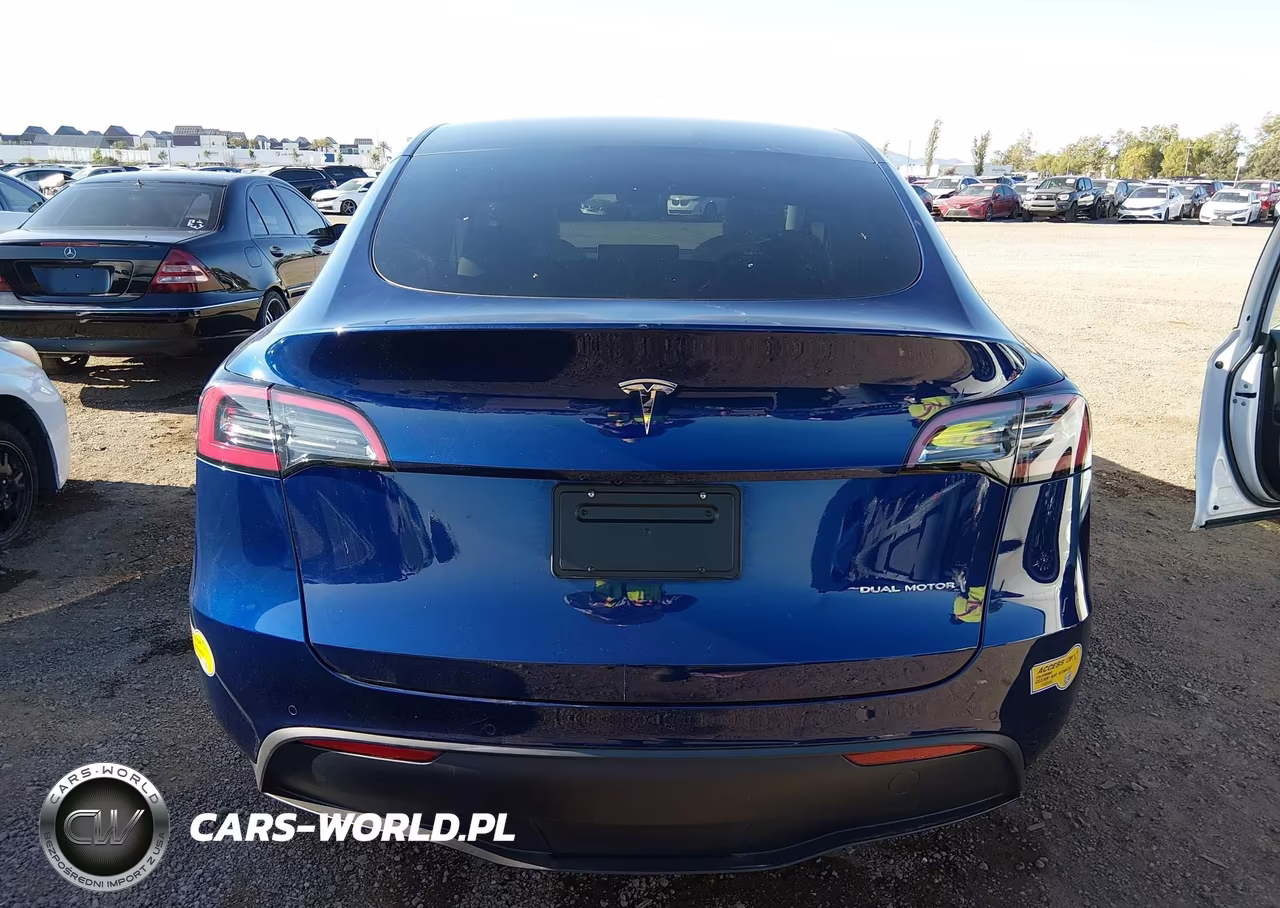 2022 Tesla Model Y Long Range Dual Motor All-Wheel Drive VIN:7SAYGDEE7NF510304 - 17