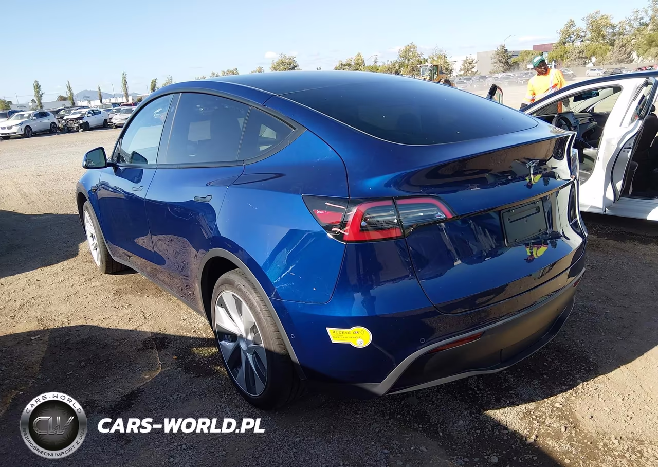 2022 Tesla Model Y Long Range Dual Motor All-Wheel Drive VIN:7SAYGDEE7NF510304 - 3