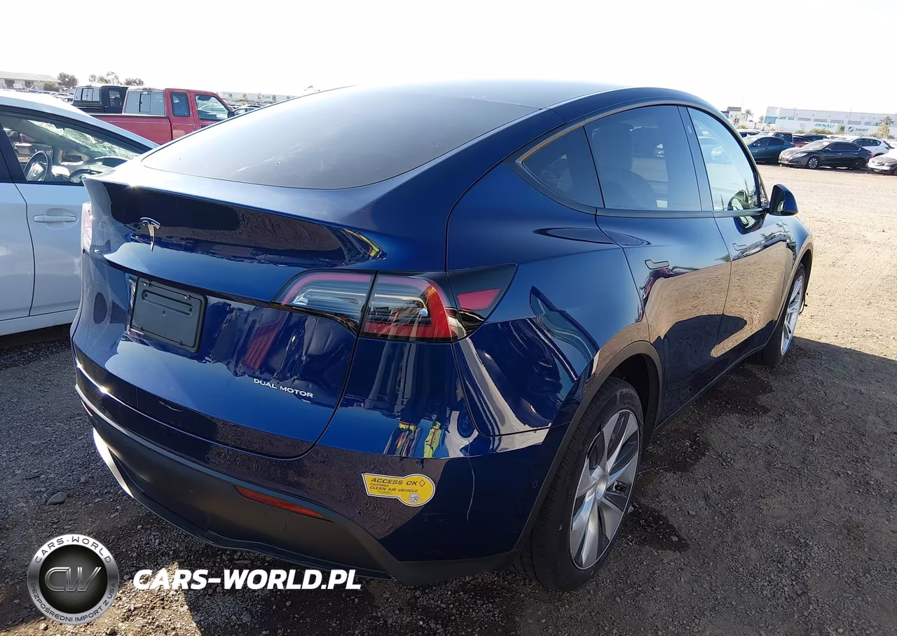 2022 Tesla Model Y Long Range Dual Motor All-Wheel Drive VIN:7SAYGDEE7NF510304 - 4