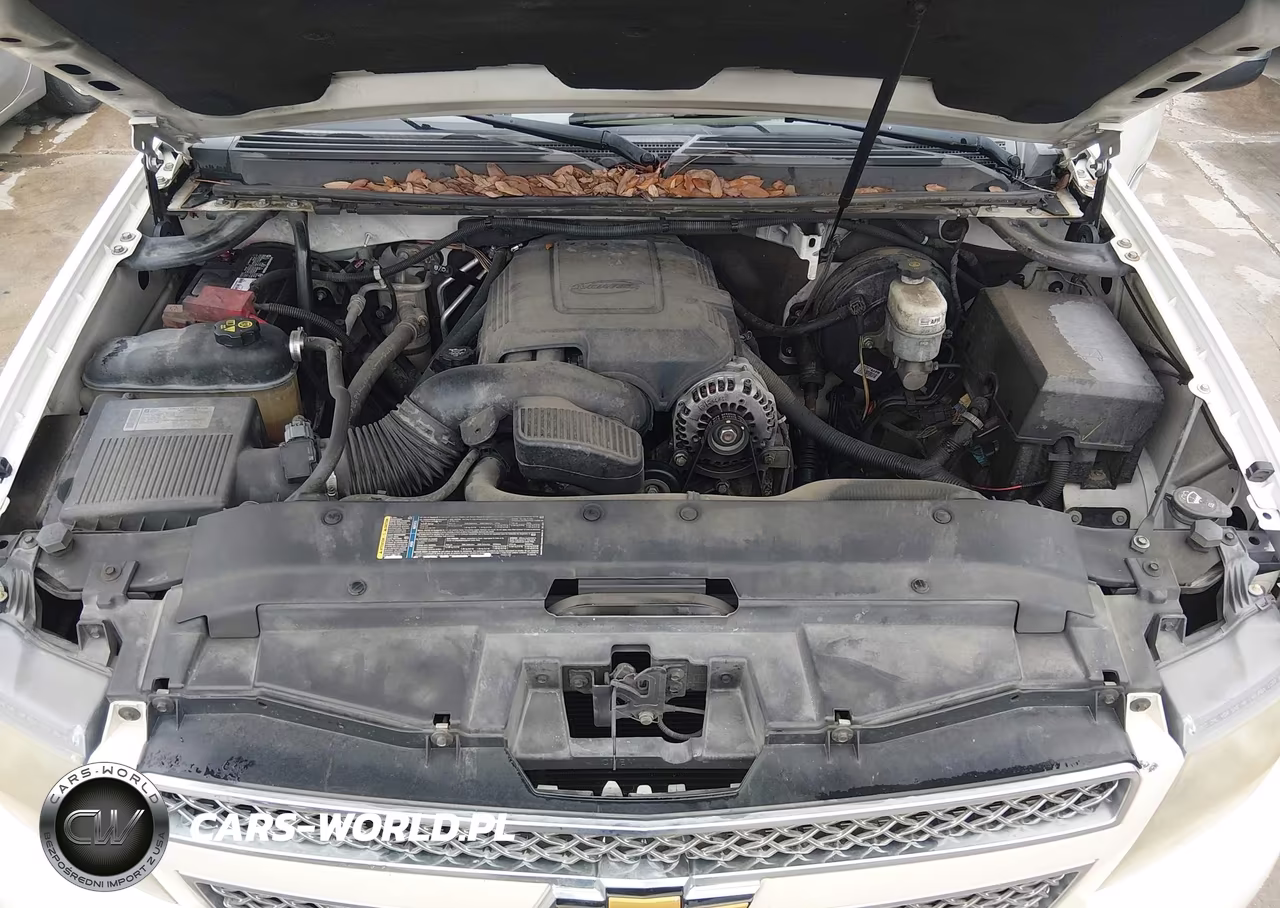 2011 Chevrolet Tahoe Ltz VIN:1GNSCCE03BR102599 - 10