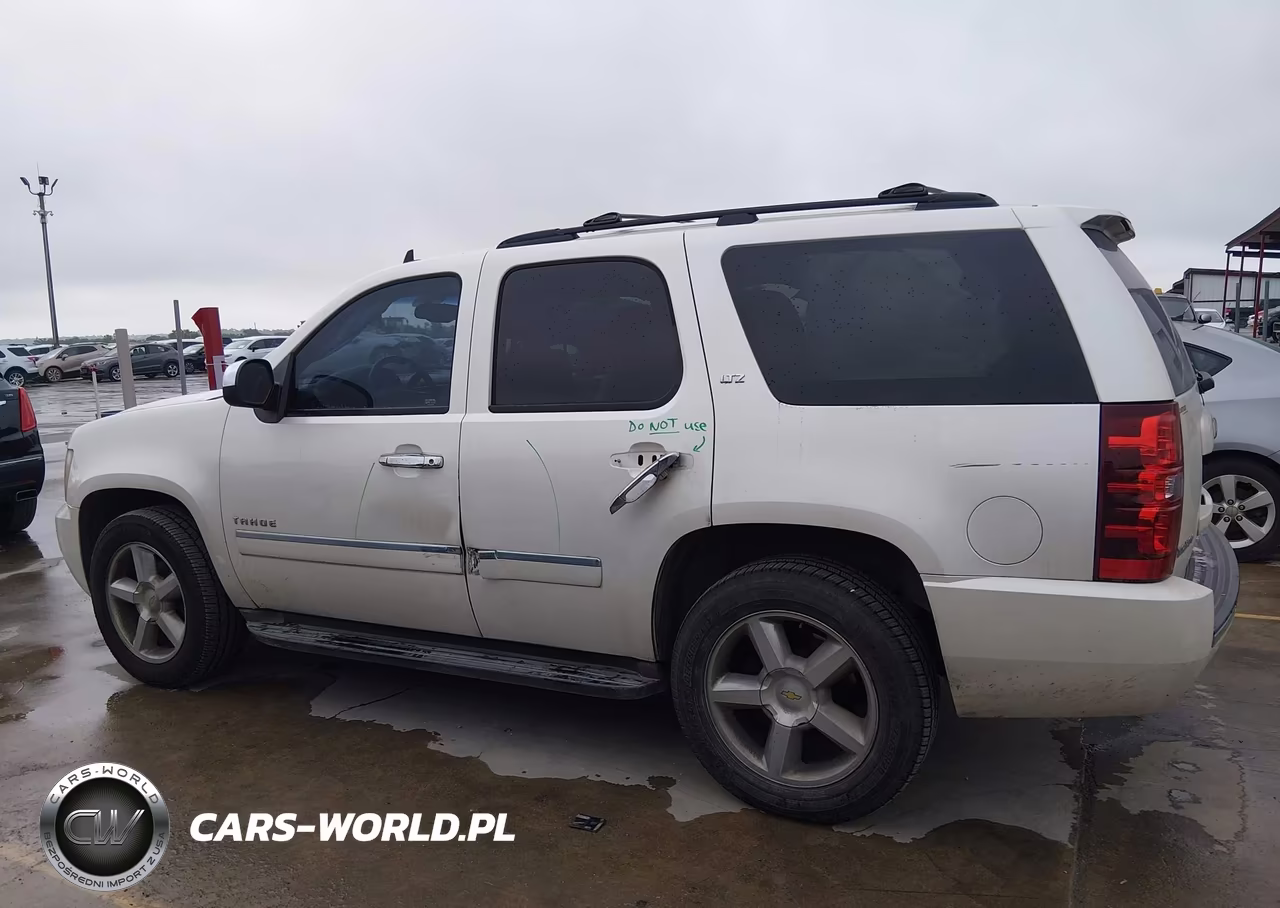 2011 Chevrolet Tahoe Ltz VIN:1GNSCCE03BR102599 - 15