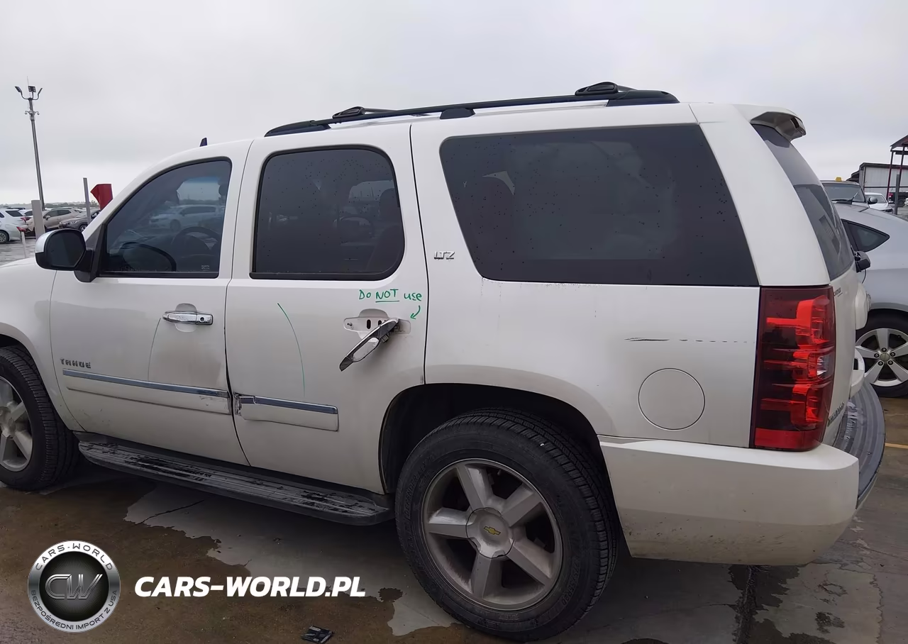 2011 Chevrolet Tahoe Ltz VIN:1GNSCCE03BR102599 - 18