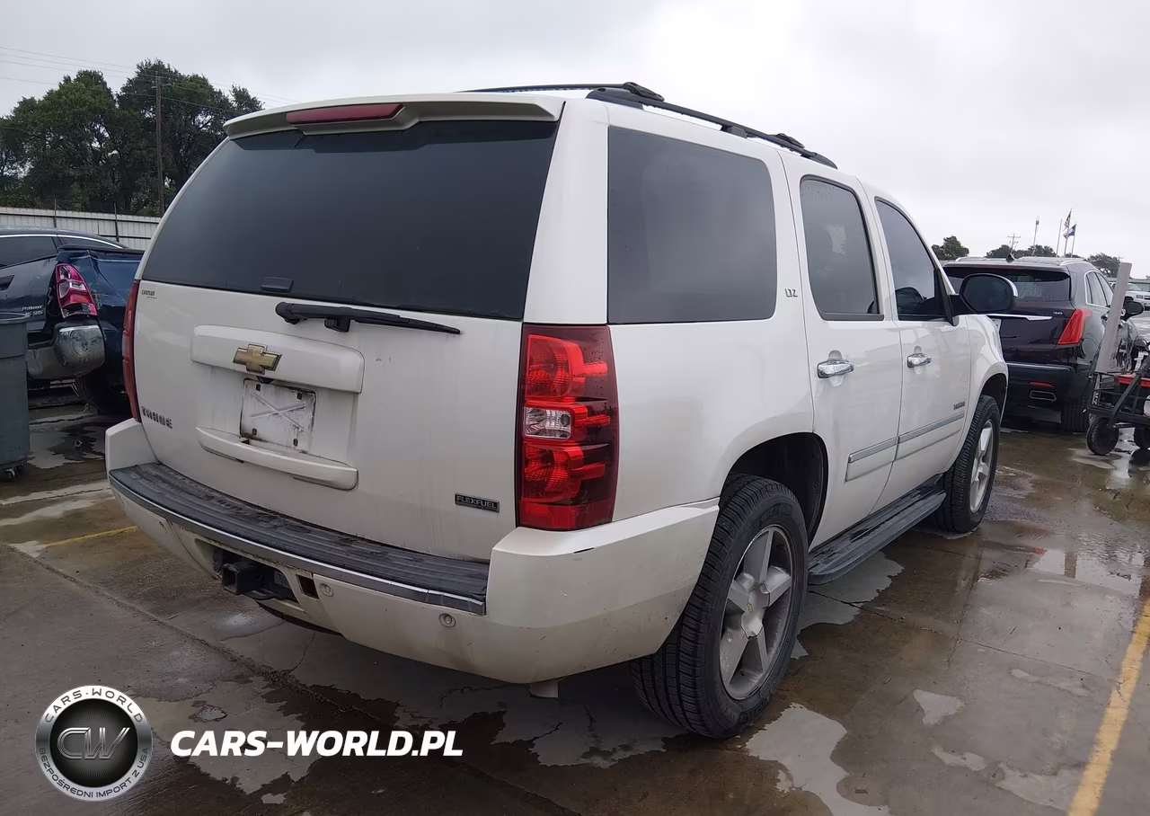 2011 Chevrolet Tahoe Ltz VIN:1GNSCCE03BR102599 - 4