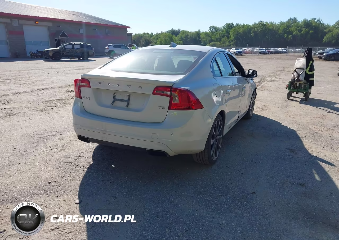 2015 Volvo S60 T5 Premier VIN:YV126MFK7F1340430 - 4