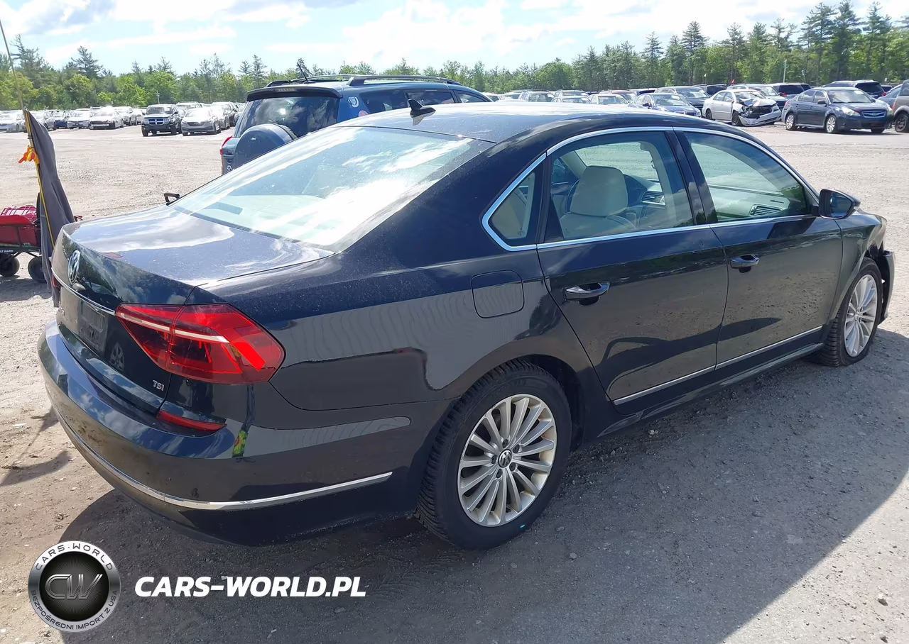2017 Volkswagen Passat 1.8T Se VIN:1VWBT7A3XHC012519 - 4