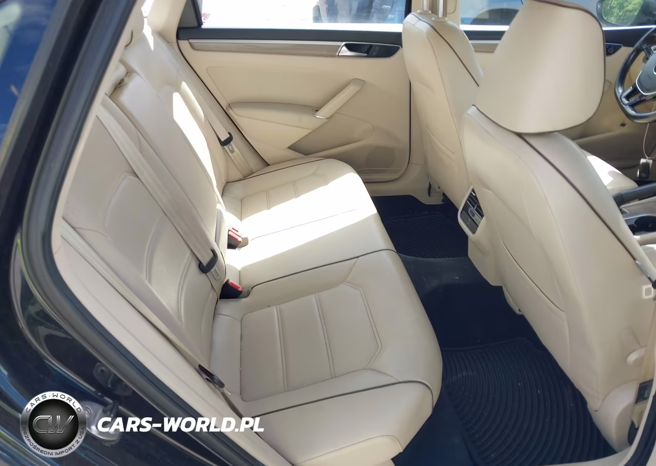 2017 Volkswagen Passat 1.8T Se VIN:1VWBT7A3XHC012519 - 8