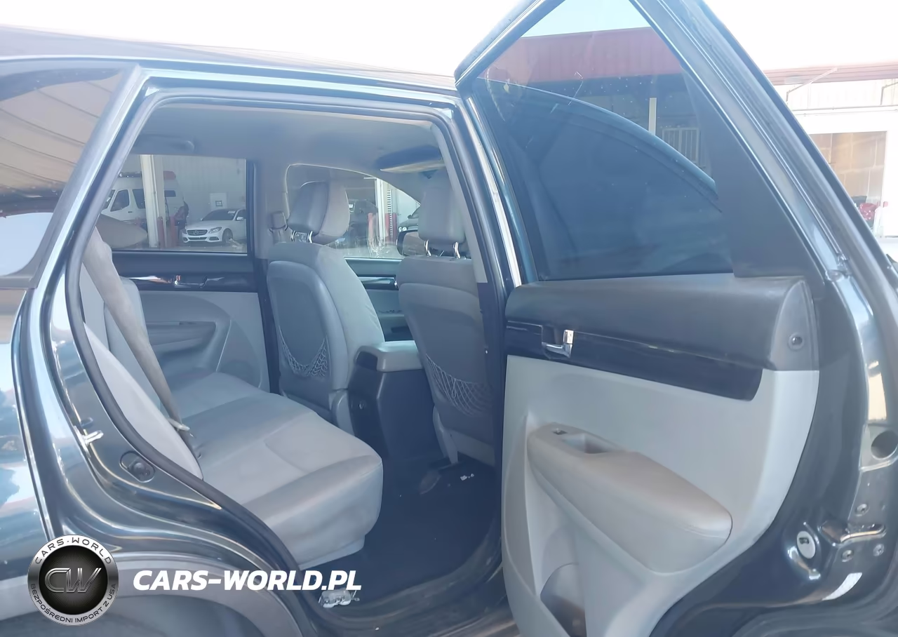2011 Kia Sorento Lx VIN:5XYKT3A11BG072458 - 8