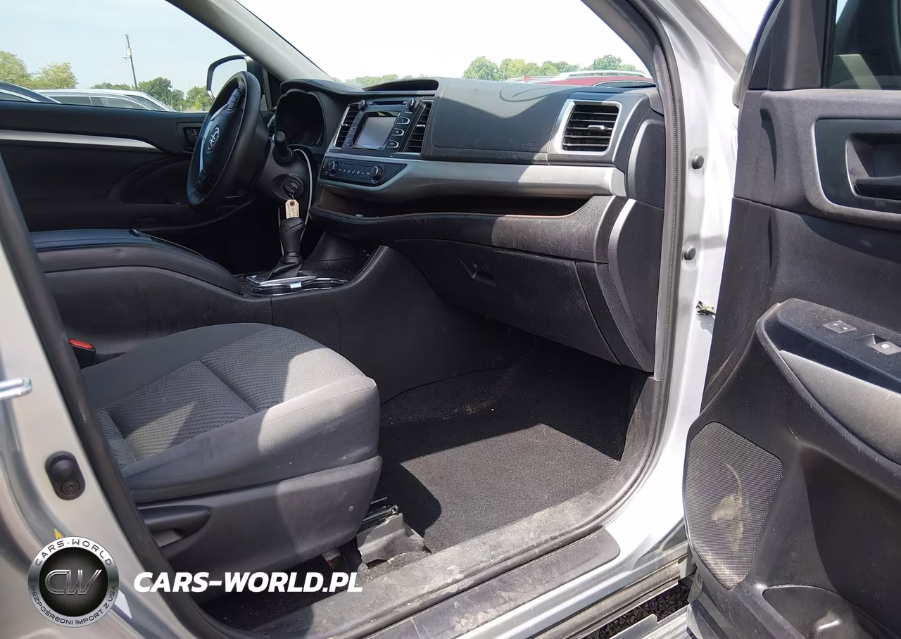 2019 Toyota Highlander Le VIN:5TDZARFH1KS061167 - 5