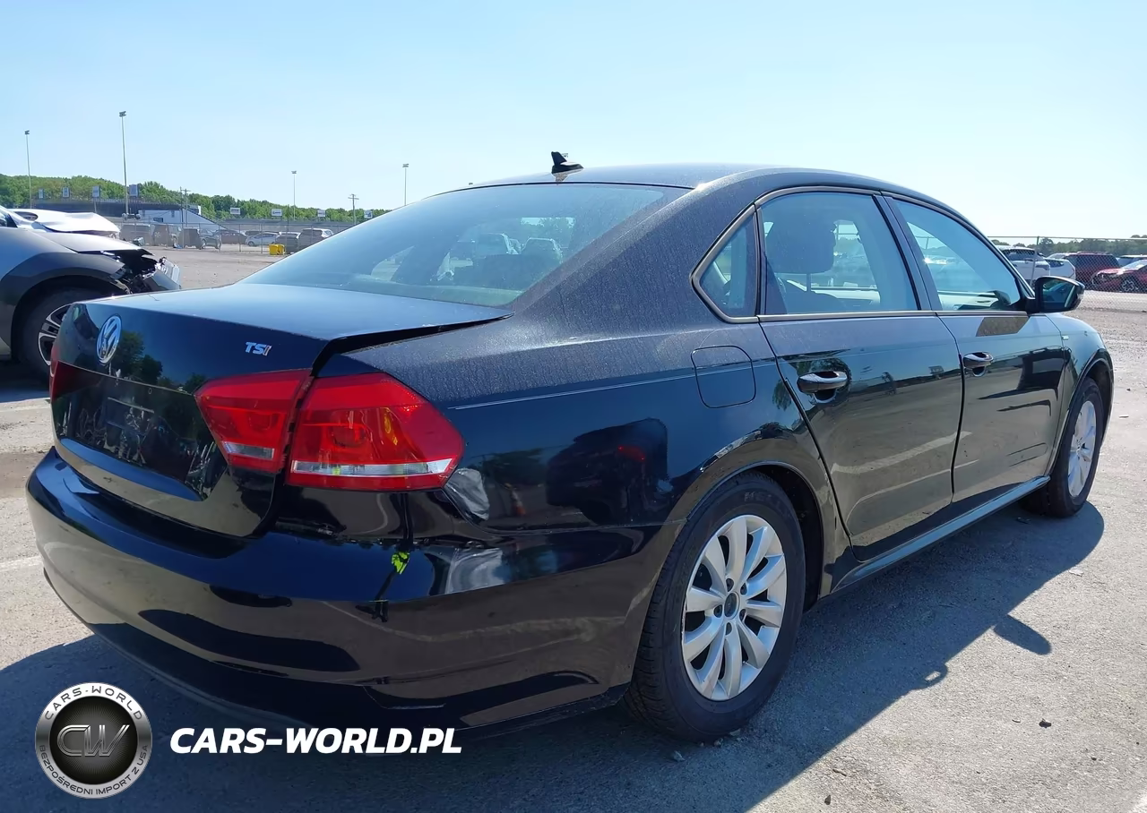 2015 Volkswagen Passat 1.8T Wolfsburg Edition VIN:1VWAT7A37FC035894 - 4