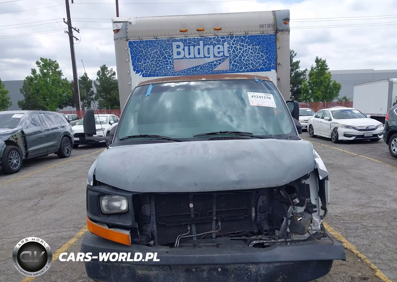 2006 GMC Savana Cutaway G3500 VIN:1GDJG31V461904556 - 11