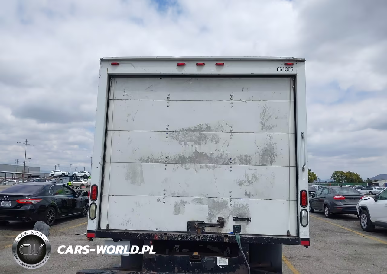 2006 GMC Savana Cutaway G3500 VIN:1GDJG31V461904556 - 24