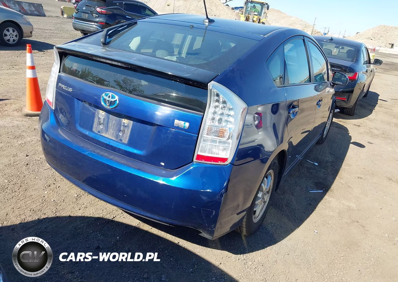 2010 Toyota Prius Iii VIN:JTDKN3DU7A1002798 - 4