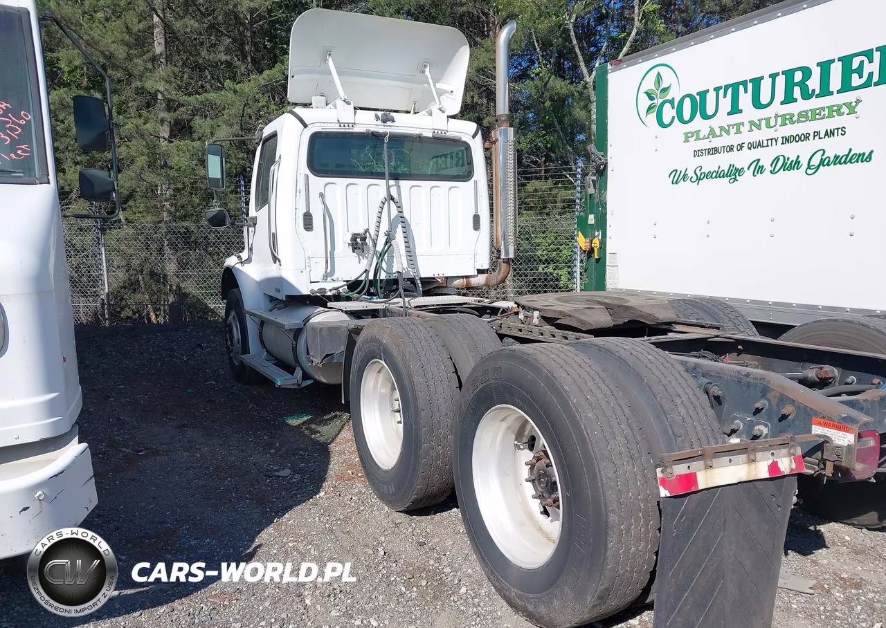 2005 Freightliner M2 112 Medium Duty VIN:1FUJC5CVX5HN49724 - 3
