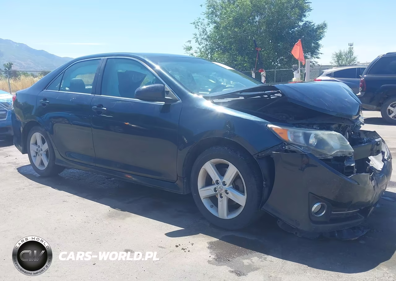 2014 Toyota Camry Se – zdjęcie 1 z 17