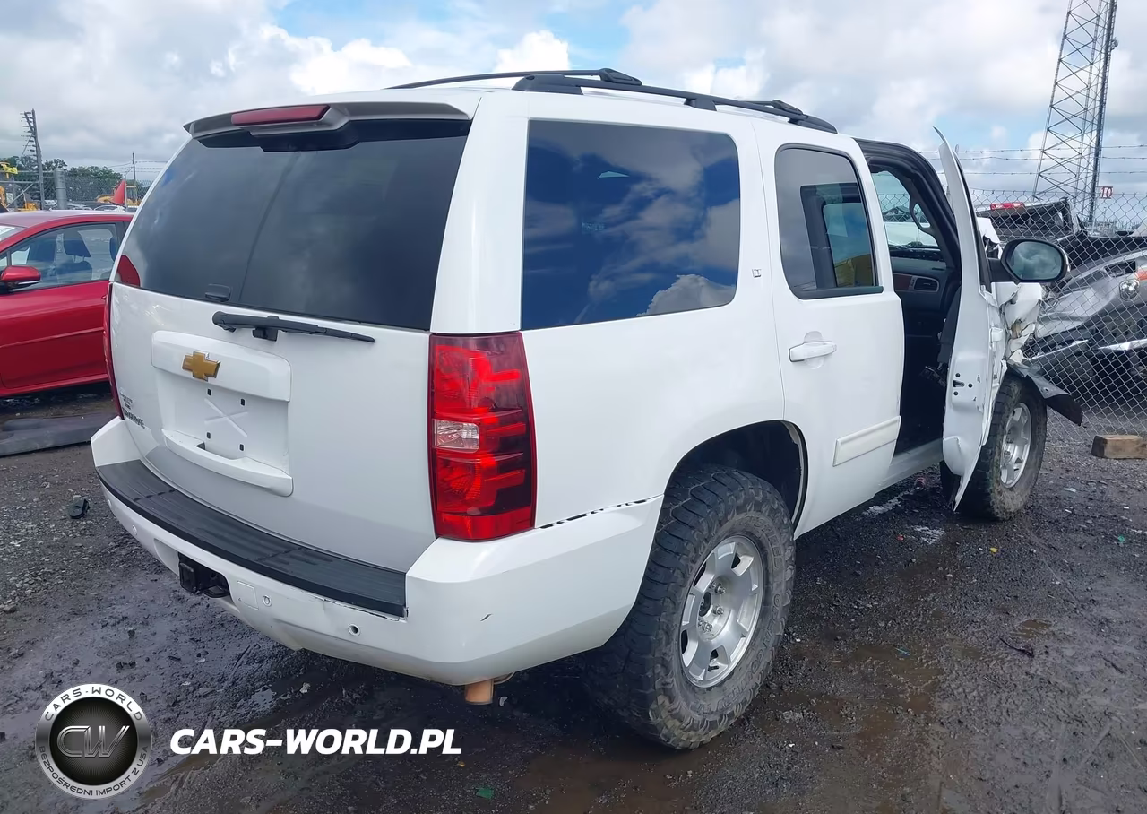 2013 Chevrolet Tahoe Lt VIN:1GNSCBE05DR369756 - 4