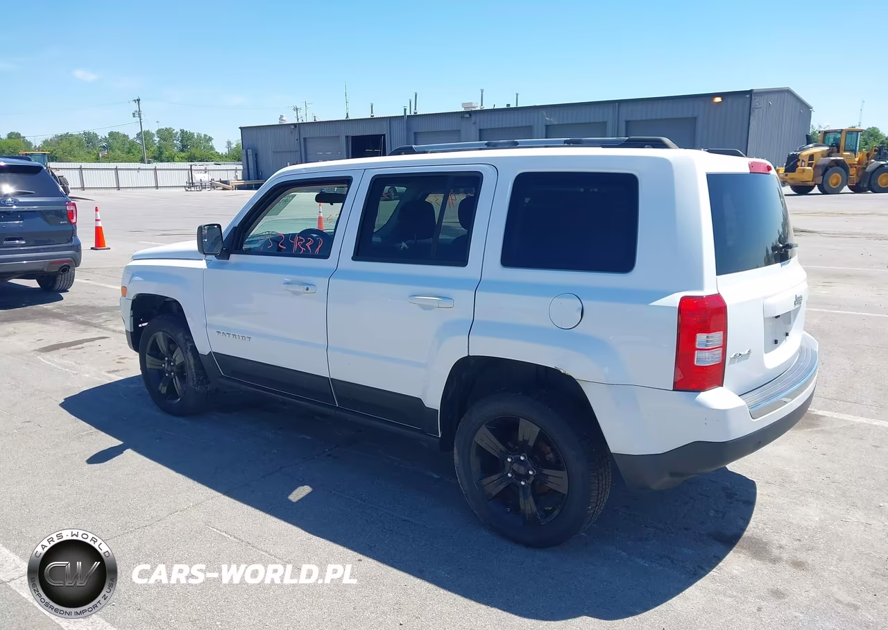 2012 Jeep Patriot Latitude VIN:1C4NJRFB0CD718337 - 3
