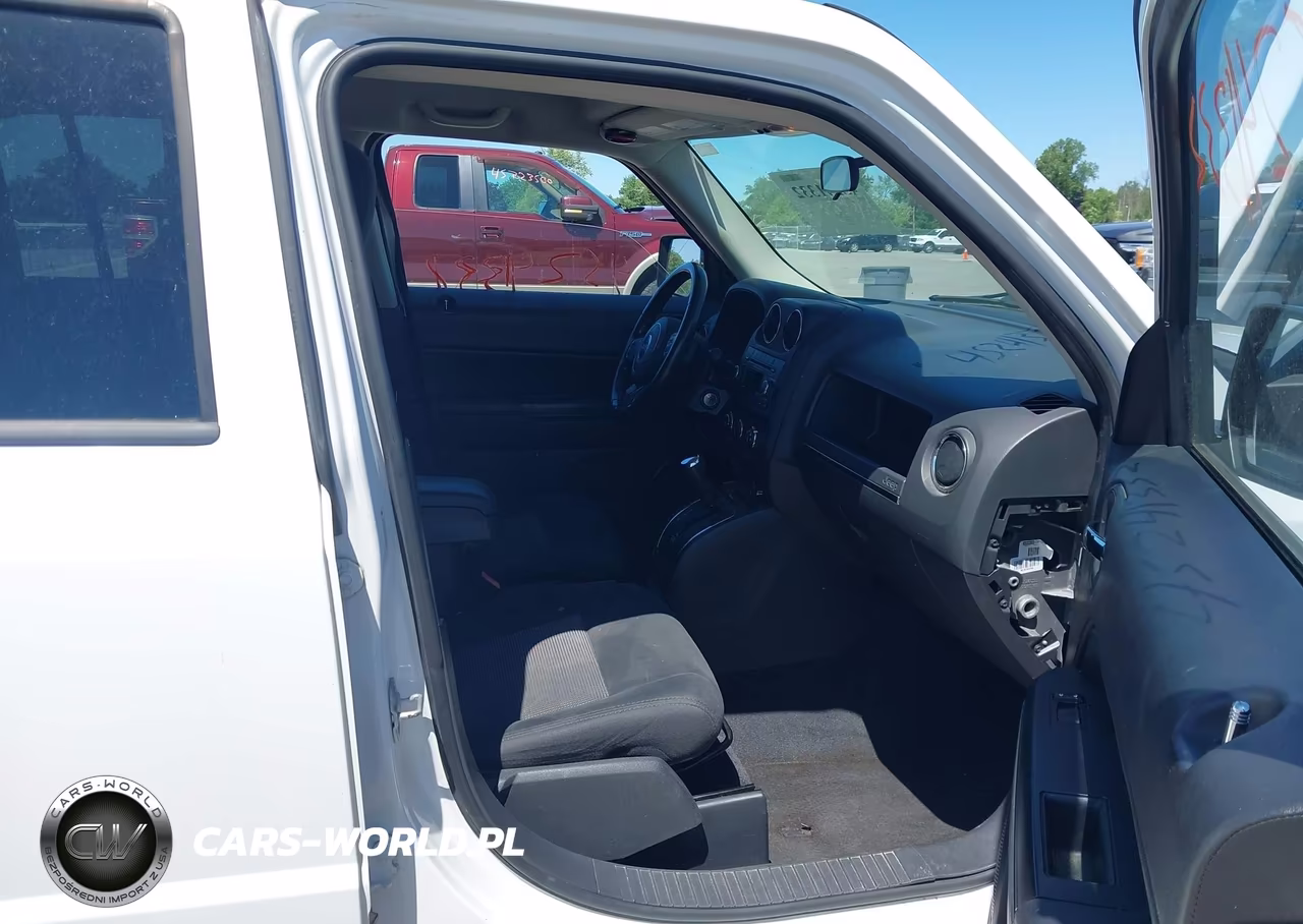 2012 Jeep Patriot Latitude VIN:1C4NJRFB0CD718337 - 5