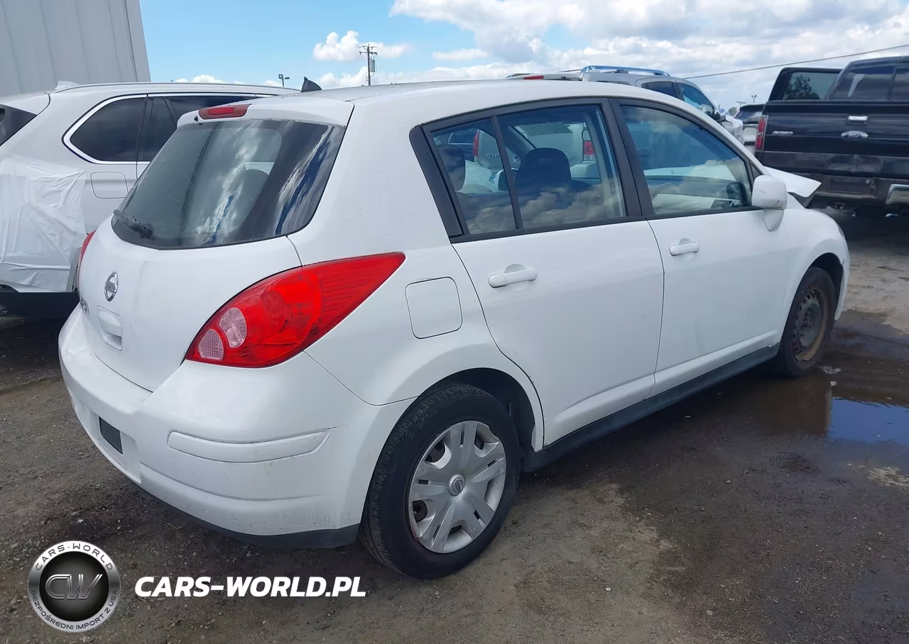 2010 Nissan Versa 1.8S VIN:3N1BC1CP7AL438875 - 4