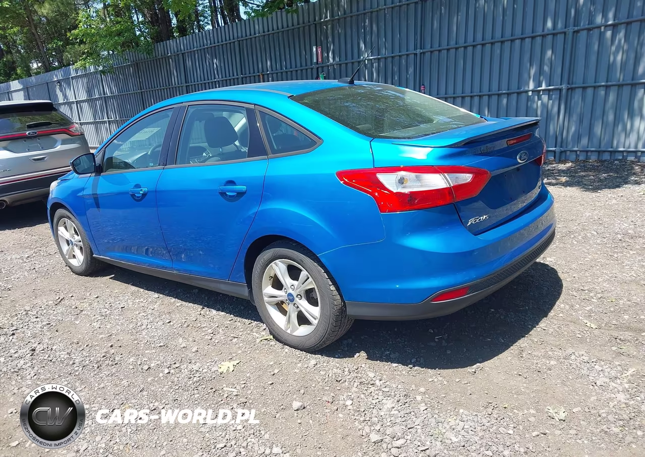 2012 Ford Focus Se VIN:1FAHP3F22CL117211 - 3