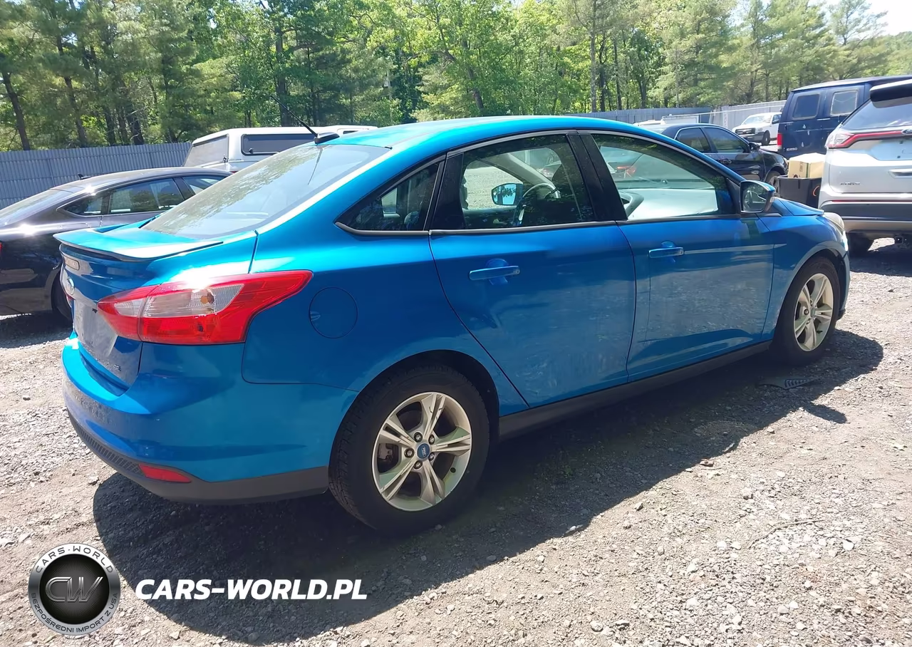 2012 Ford Focus Se VIN:1FAHP3F22CL117211 - 4