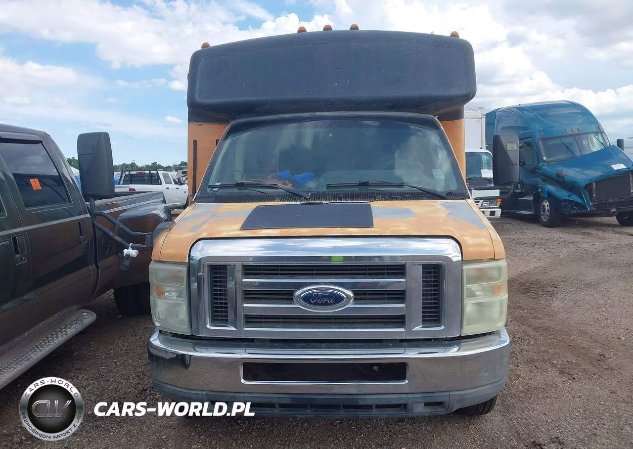 2009 Ford E-350 Cutaway VIN:1FDEE35L19DA13823 - 12