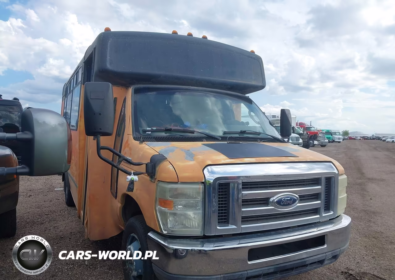 2009 Ford E-350 Cutaway VIN:1FDEE35L19DA13823 - 13